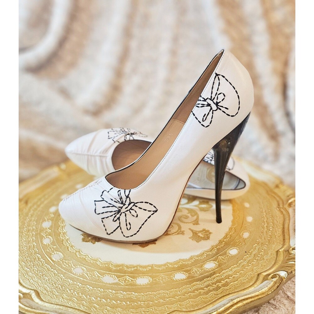 Viktor & Rolf White with Black stitched-on Bows Pumps, IT 39.5, US 8.5, NIB